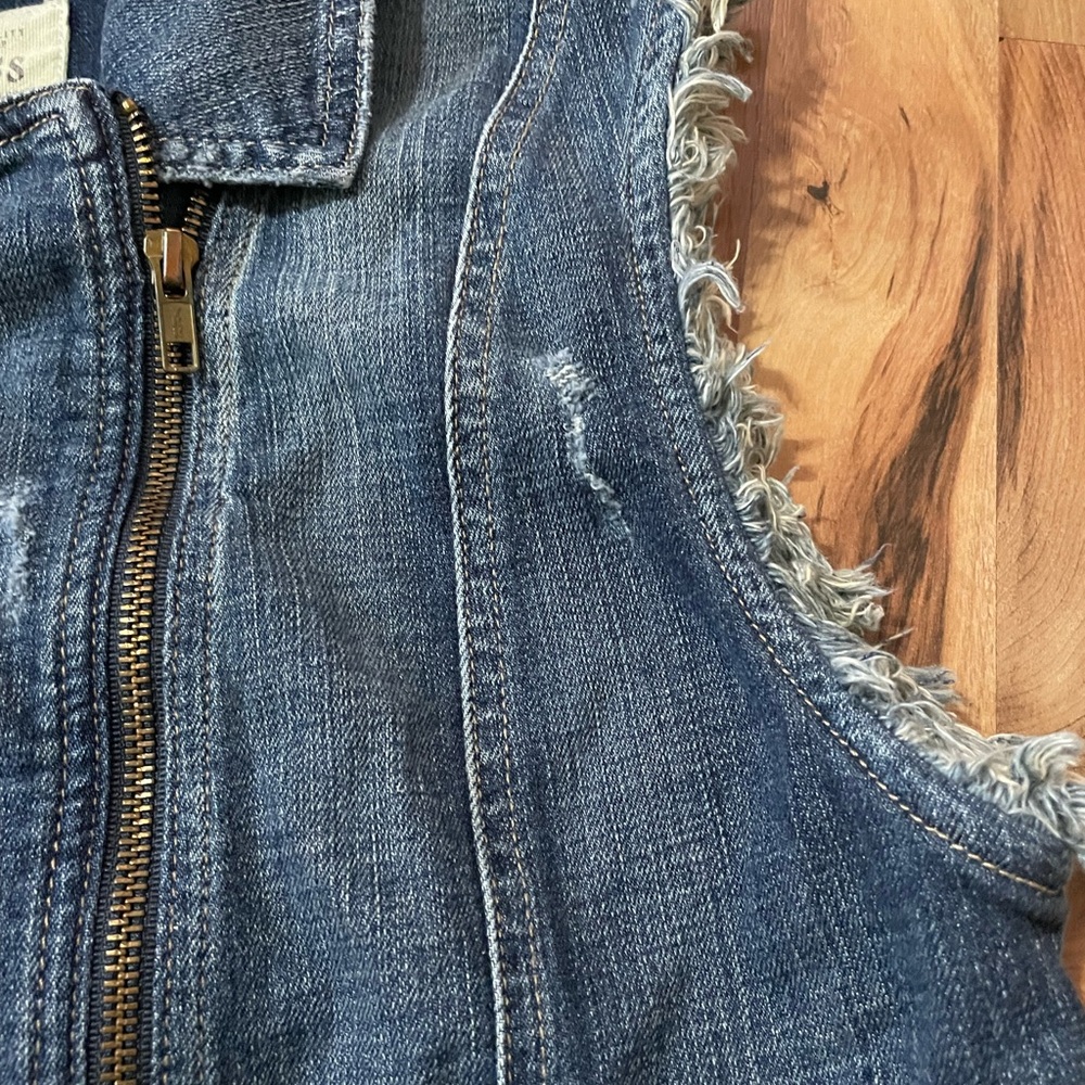 GUESS asymmetrical Denim Jean Vest/Shirt Mila Denim Moto  Blue Jean Size Med - Picture 6 of 9